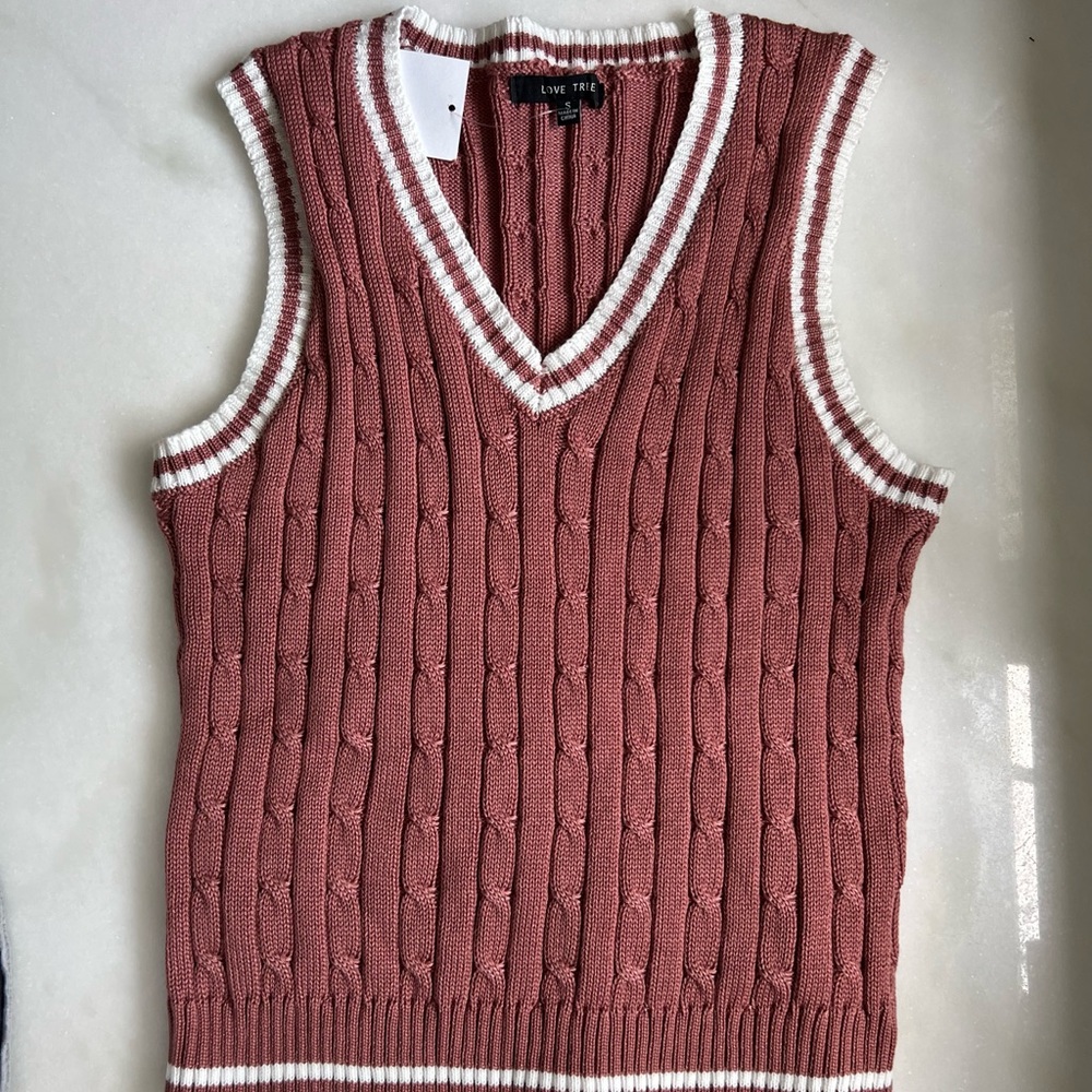 NWT mauve sweater vest